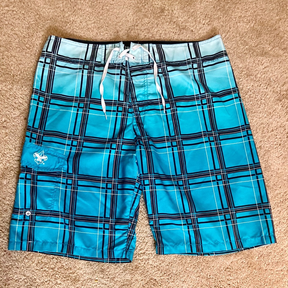 NWOT Men’s Blue and White Plaid Board-shorts L